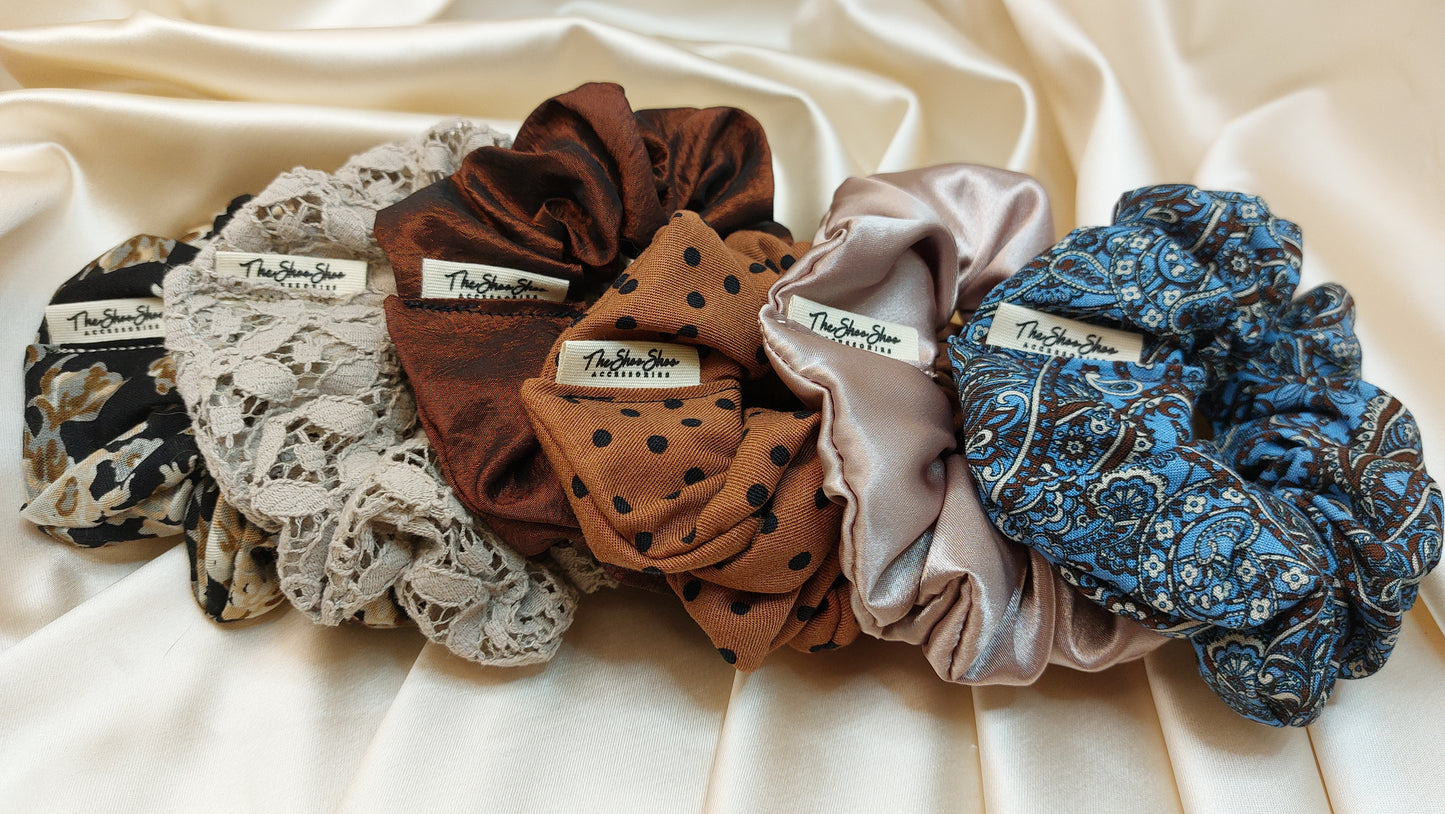 Blueberry Paisley ShooShoo Viskos Scrunchie - Handgjord