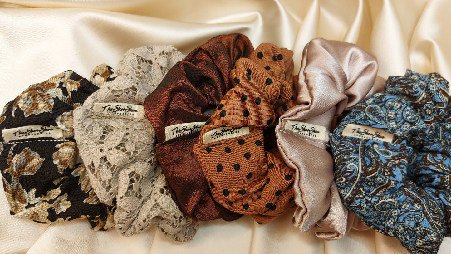 Burnt Fudge ShooShoo Taft Scrunchie - Handgjord
