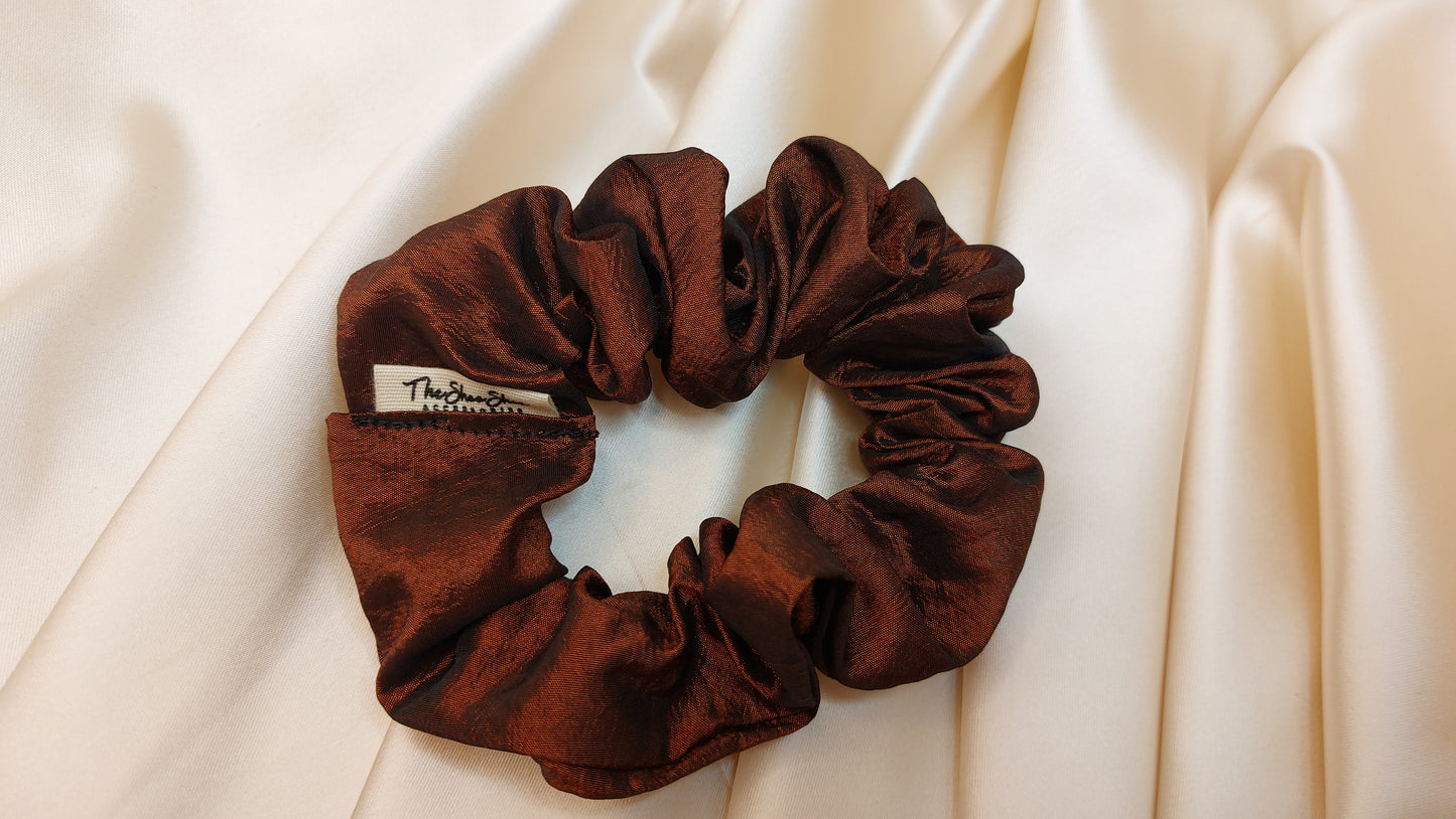 Burnt Fudge ShooShoo Taft Scrunchie - Handgjord