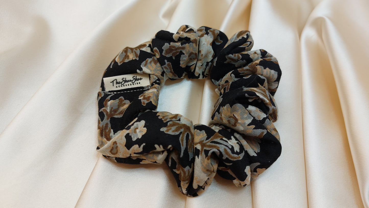 Midnight Flowers ShooShoo Bomull Scrunchie - Handgjord