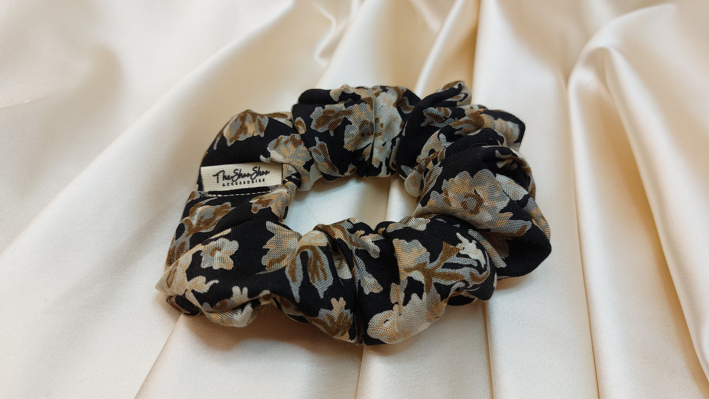 Midnight Flowers ShooShoo Bomull Scrunchie - Handgjord