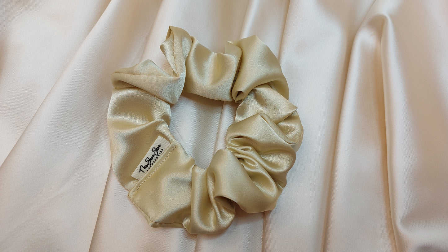 Butter Cookie ShooShoo Satin Scrunchie - Handgjord