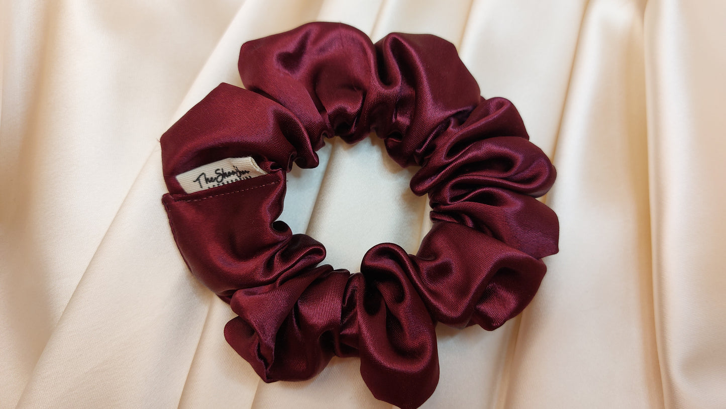 Burgundy Wine Red ShooShoo Satin Scrunchie - Handgjord