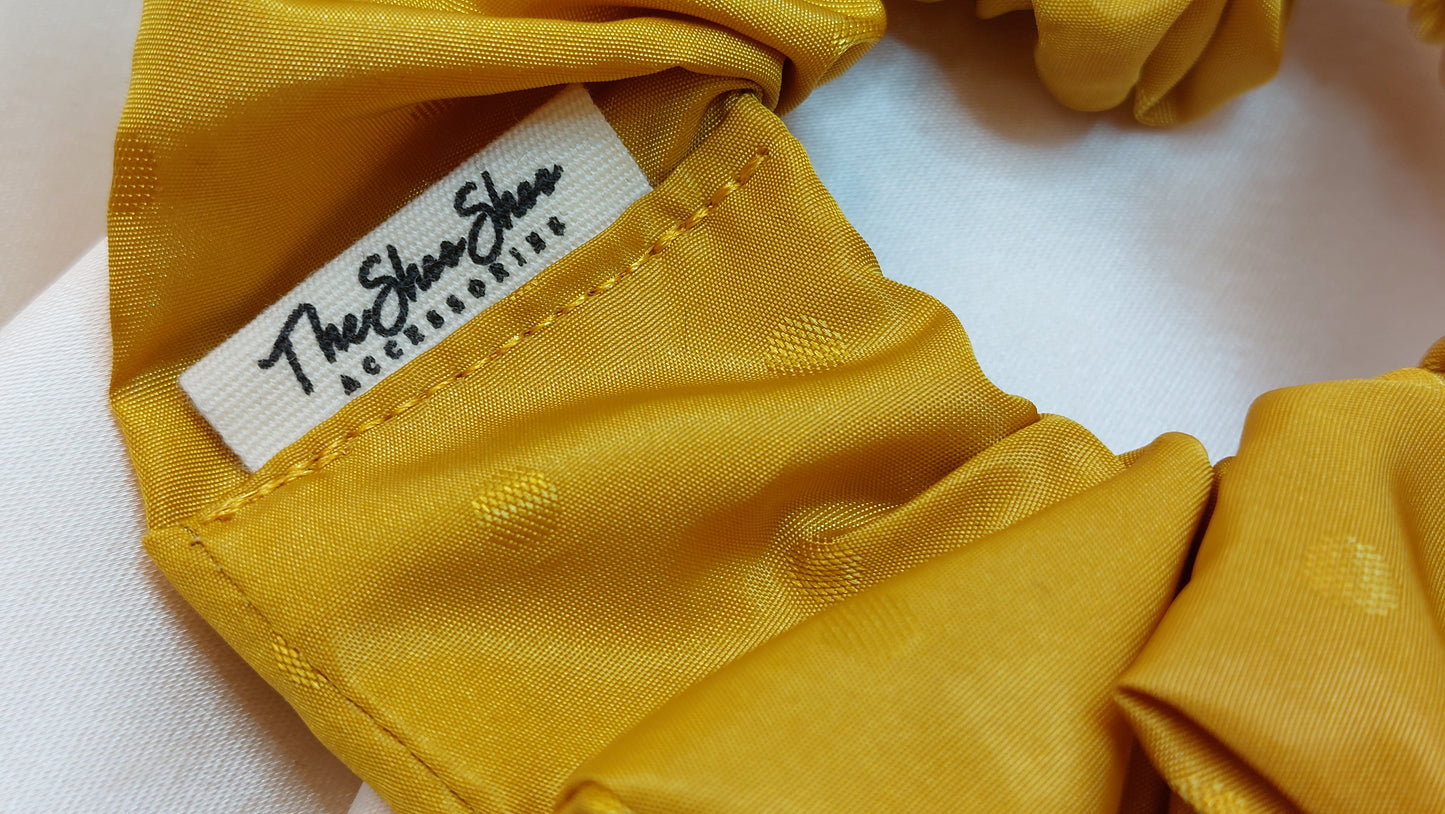 Mustard Dots ShooShoo Taft Scrunchie - Handgjord