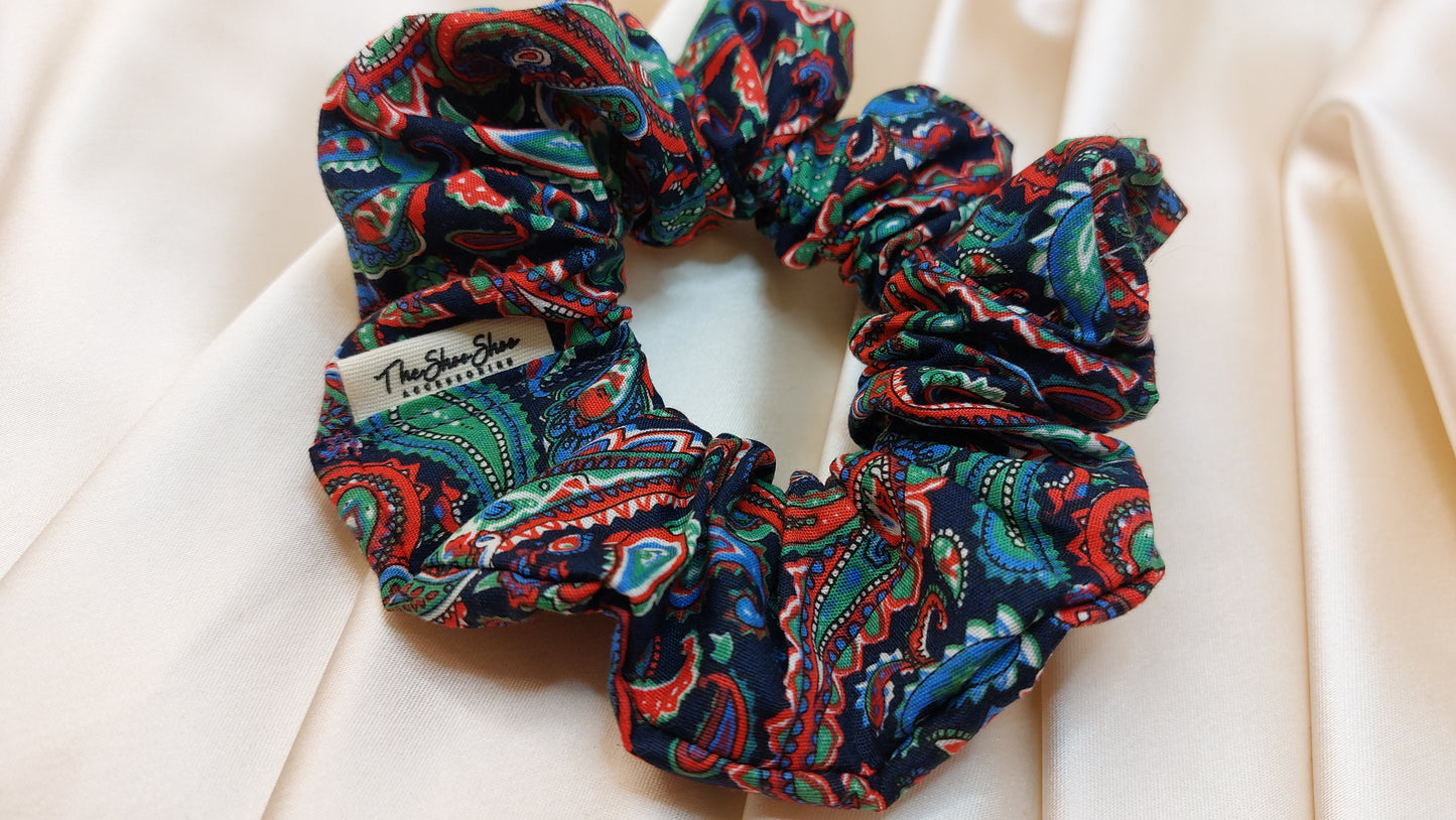 Pacific Paisley ShooShoo Bomull Scrunchie - Handgjord