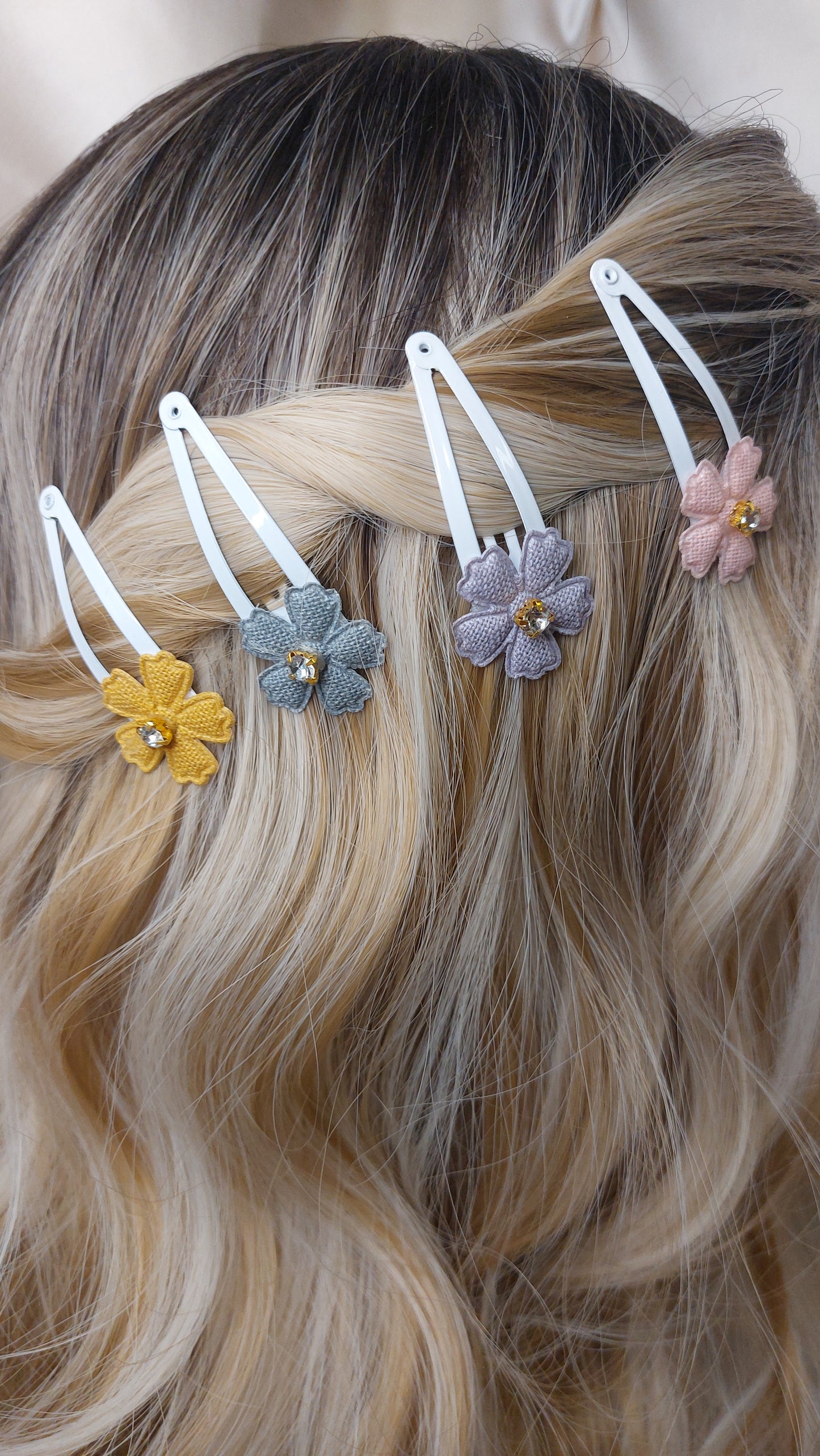 Hårspänne med blomma vit Shoo Shoo 2/set