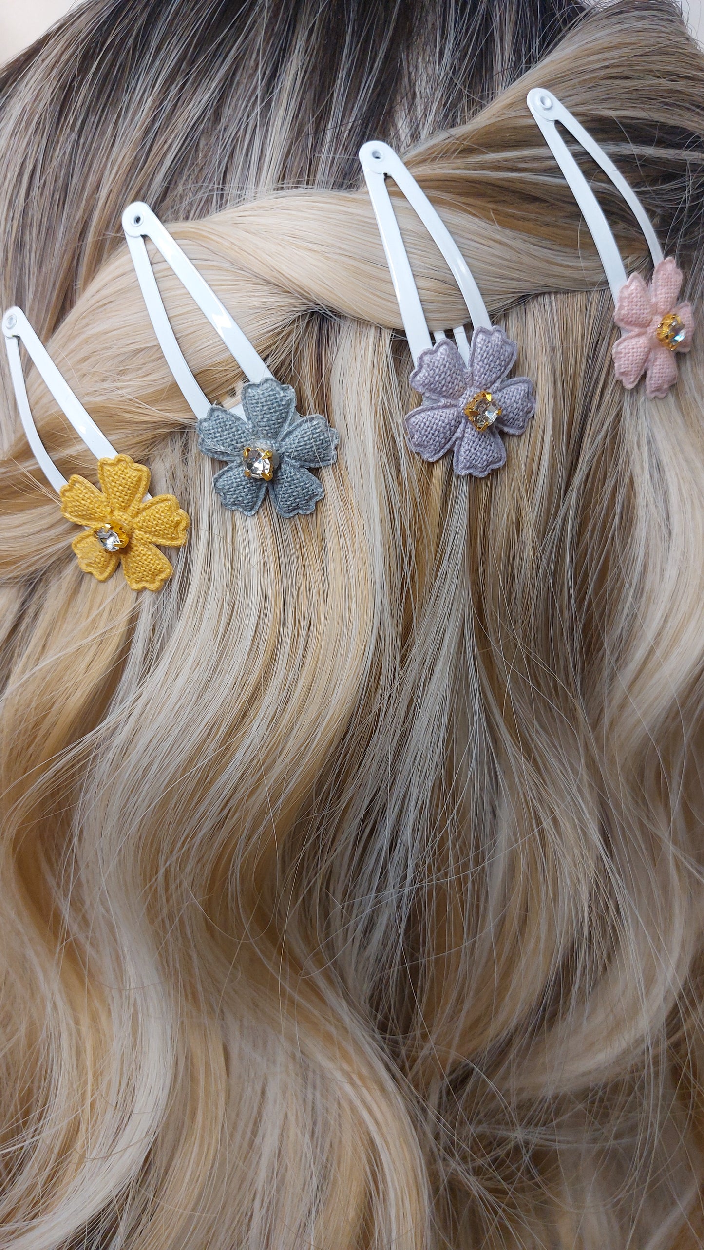 Hårspänne med blomma vit Shoo Shoo 2/set