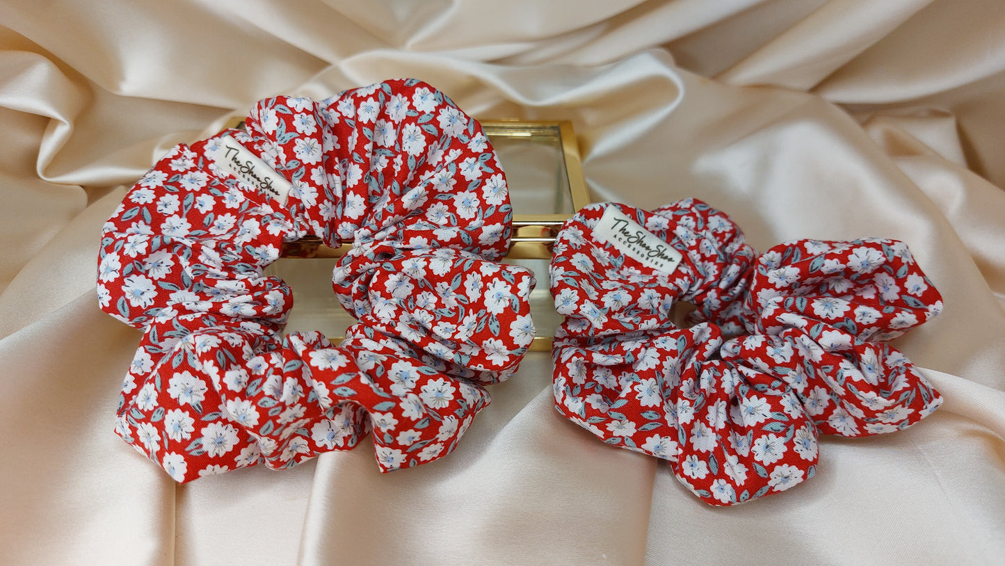 Summer Party in Red ShooShoo Bomull Scrunchie - Handgjord