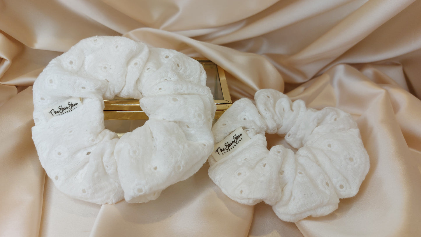 Romance Cloud ShooShoo Bomull Scrunchie - Handgjord
