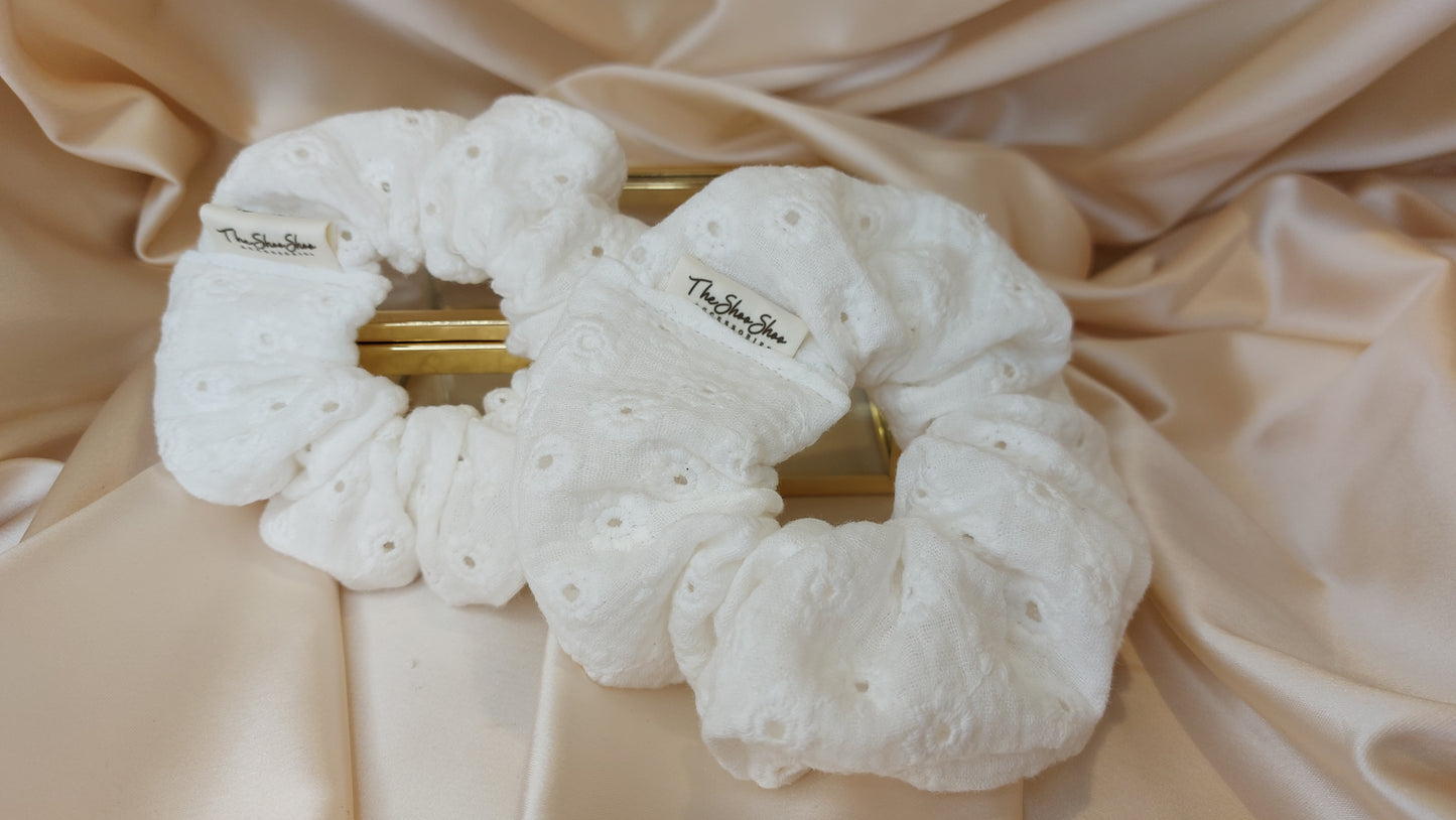 Romance Cloud ShooShoo Bomull Scrunchie - Handgjord