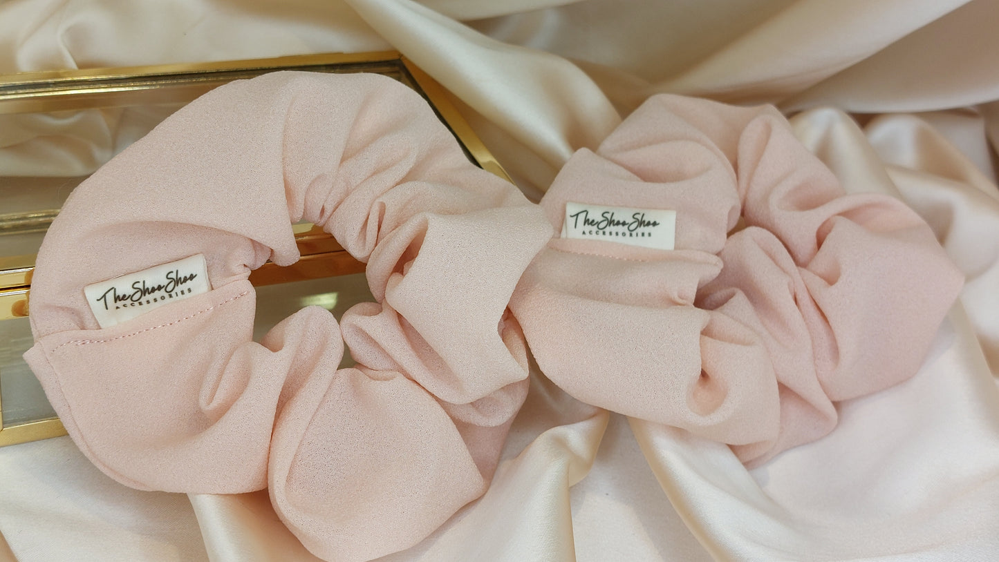 Powder Pink ShooShoo Scrunchie - Handgjord