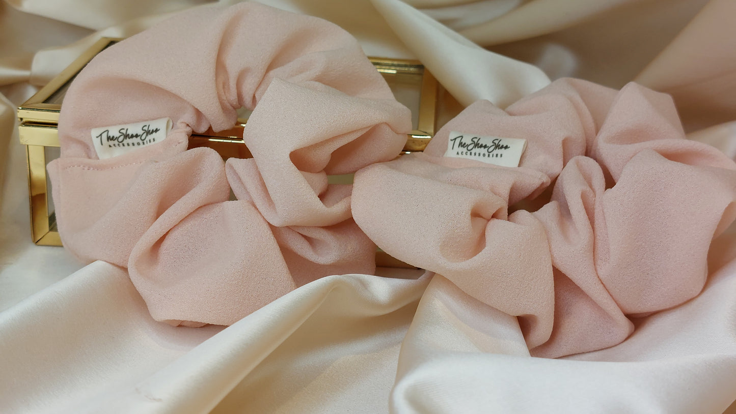 Powder Pink ShooShoo Scrunchie - Handgjord