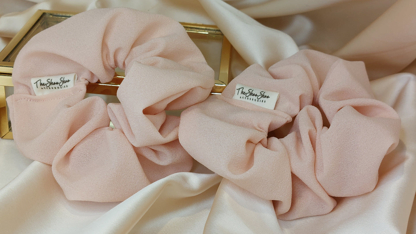 Powder Pink ShooShoo Scrunchie - Handgjord