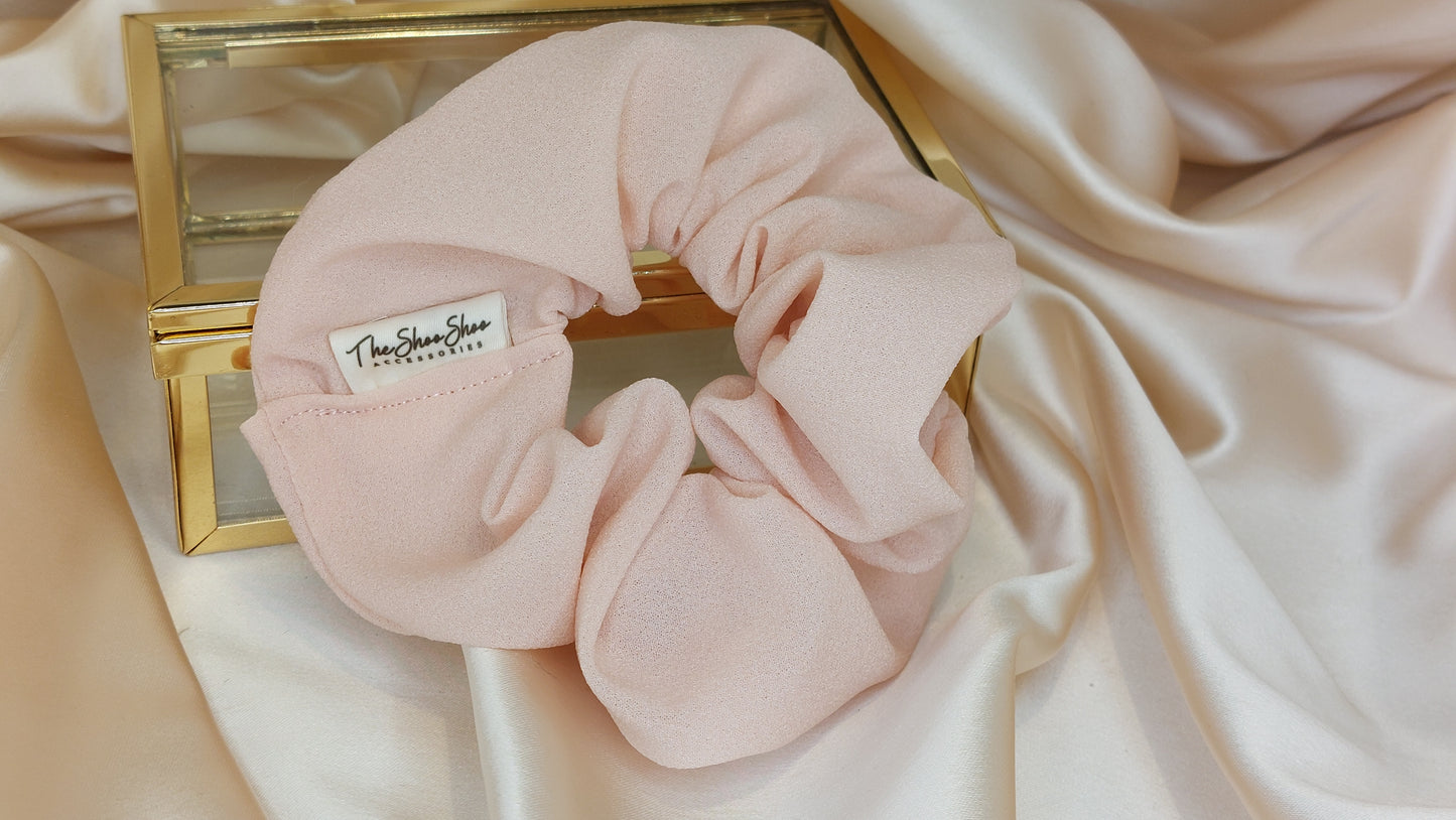 Powder Pink ShooShoo Scrunchie - Handgjord