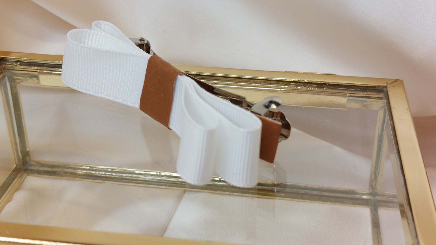 Leatherette Bow dubbel rosett hårspänne Shoo Shoo