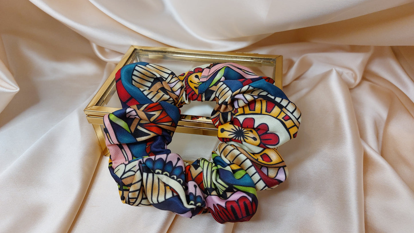 Mosaic Joy mönstrad ShooShoo Satin Scrunchie - Handgjord