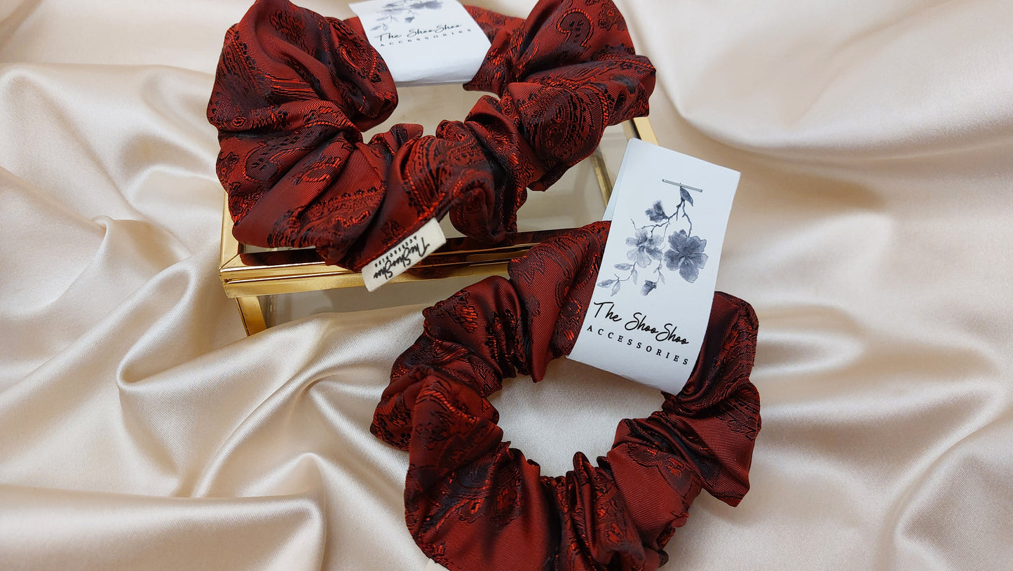 Deep Ruby Red ShooShoo Satin Paisley Scrunchie - Handgjord