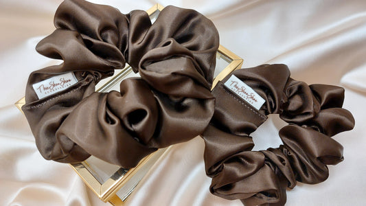 Chocolate ShooShoo Satin Scrunchie - Handgjord