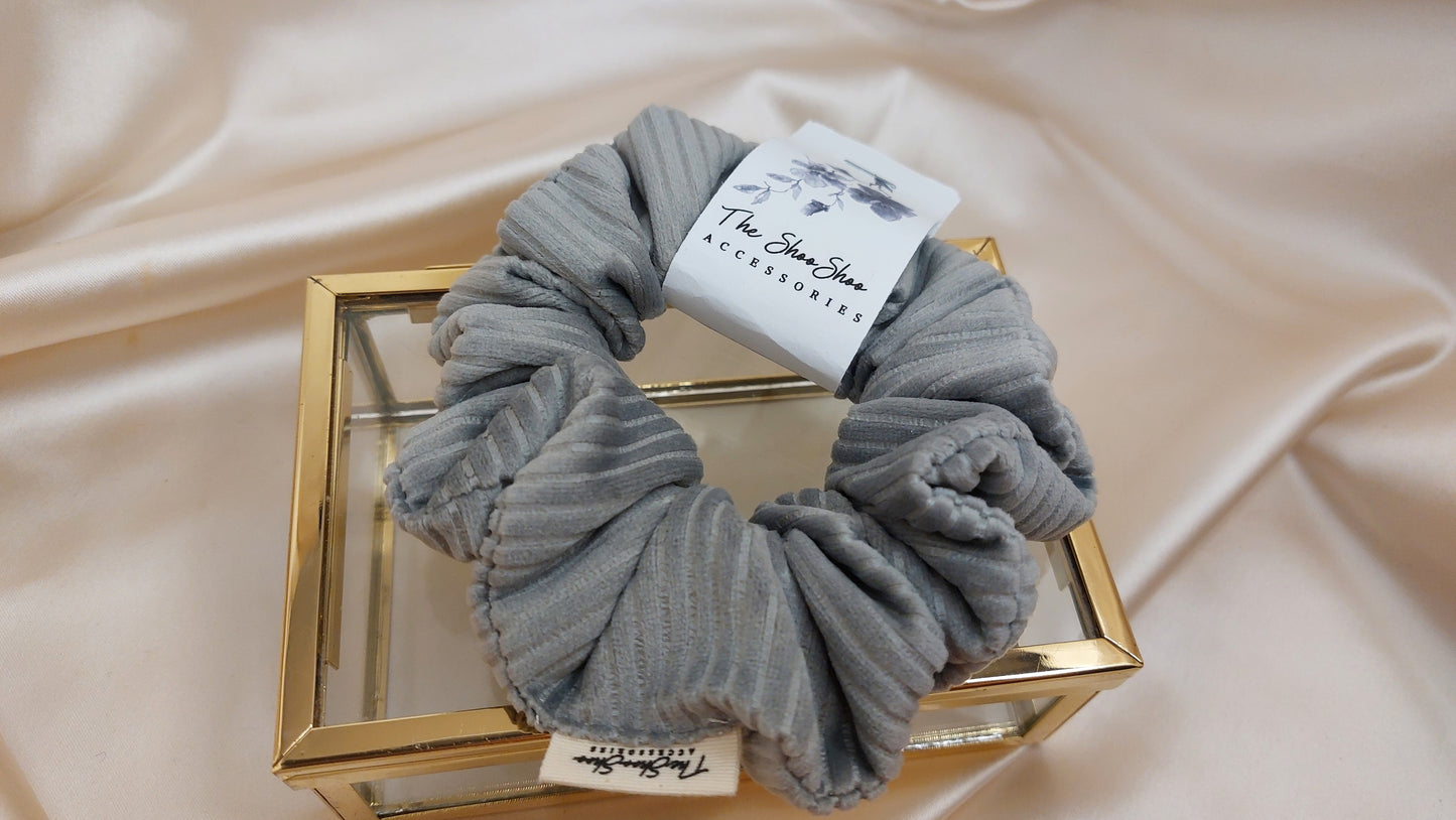 Fluffer Puff Gray ShooShoo Bomull Scrunchie - Handgjord