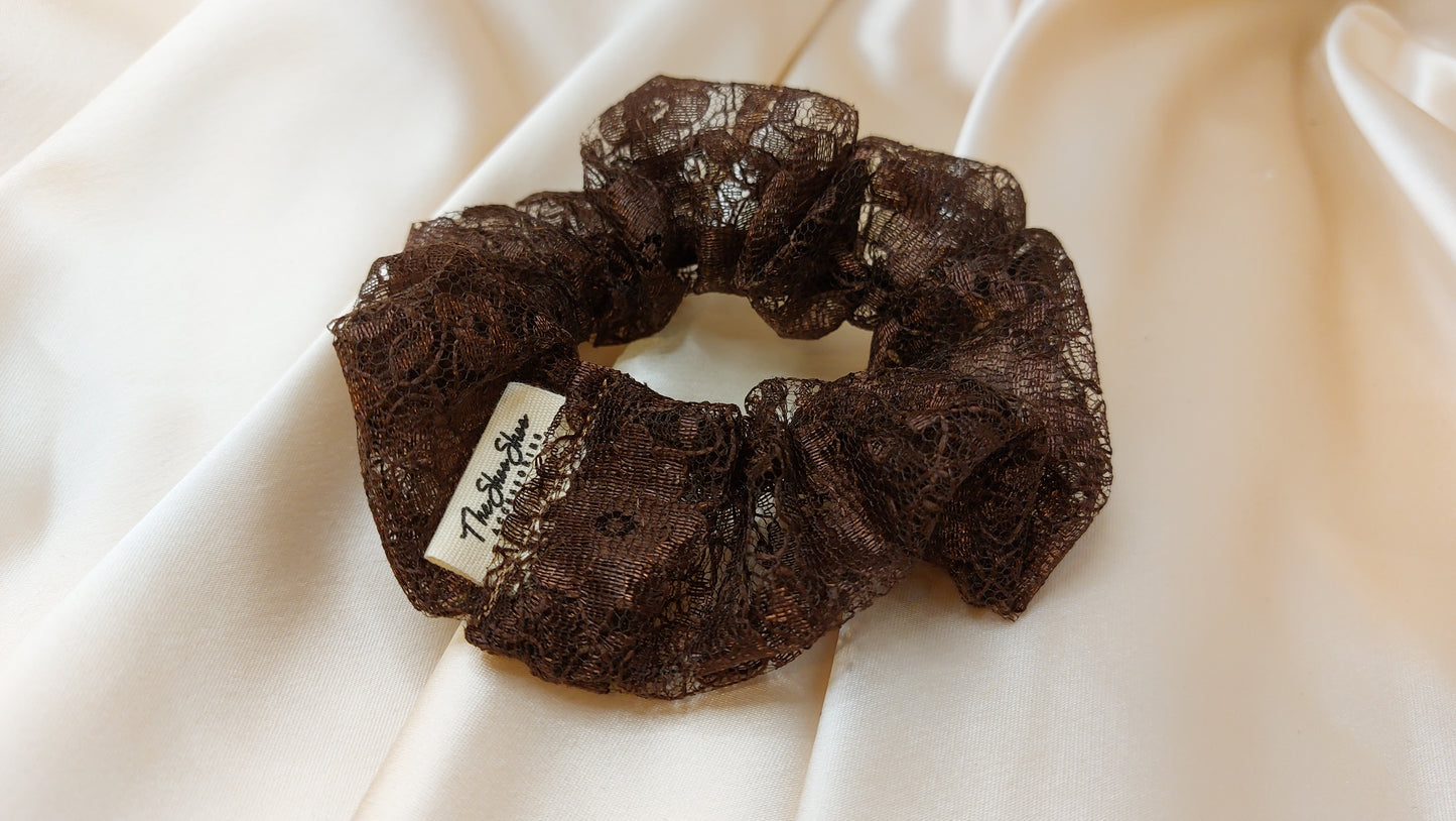 Dark Chocolate Brown ShooShoo Spets Scrunchie - Handgjord