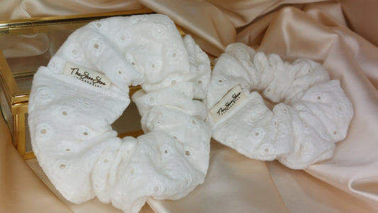 Romance Cloud ShooShoo Bomull Scrunchie - Handgjord