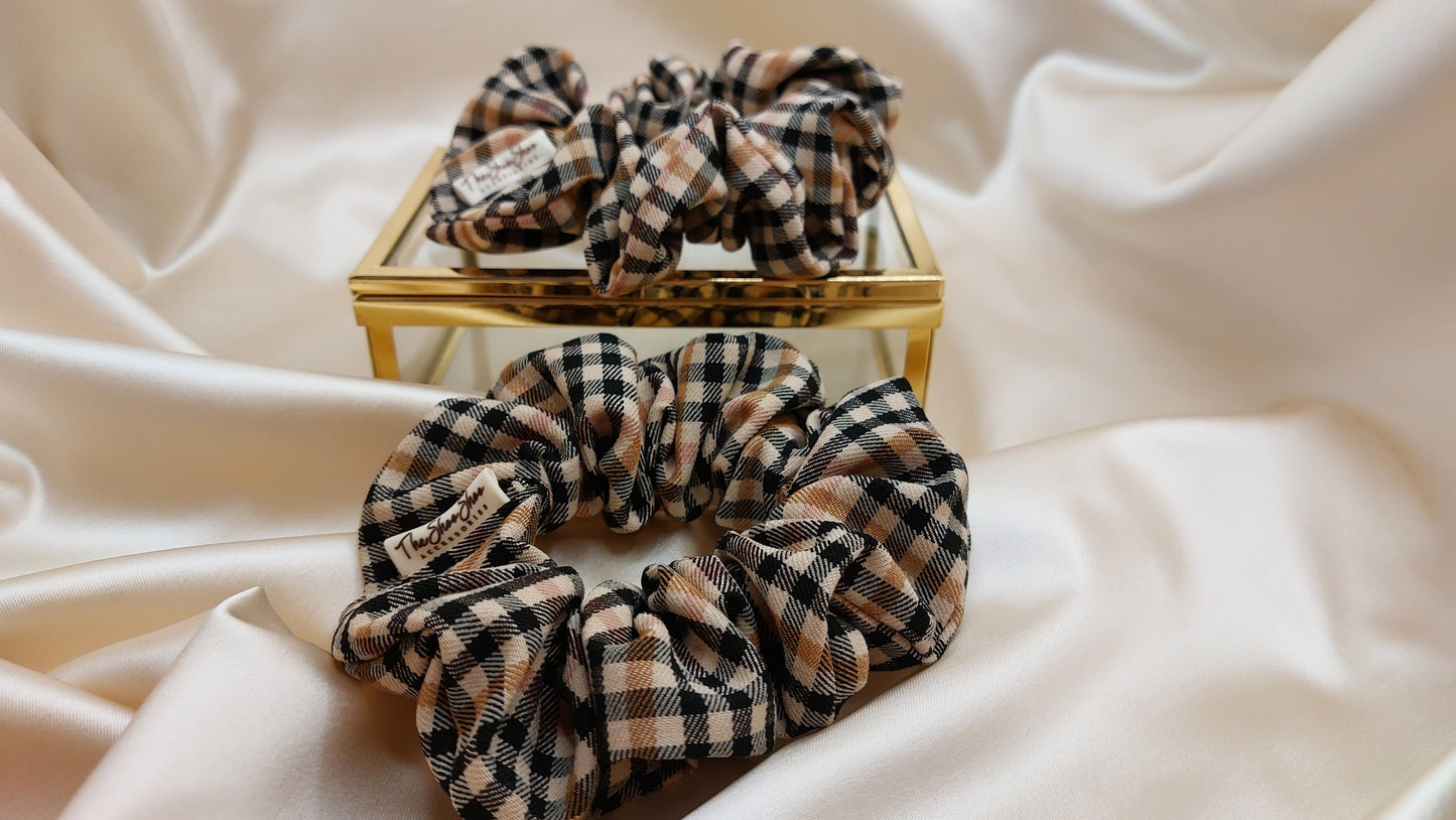 Classic Checkers ShooShoo Bomull Scrunchie - Handgjord