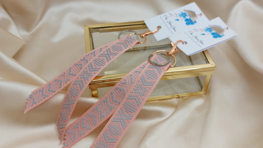 Nyckelring med reflexband och nyckelkrok rosa