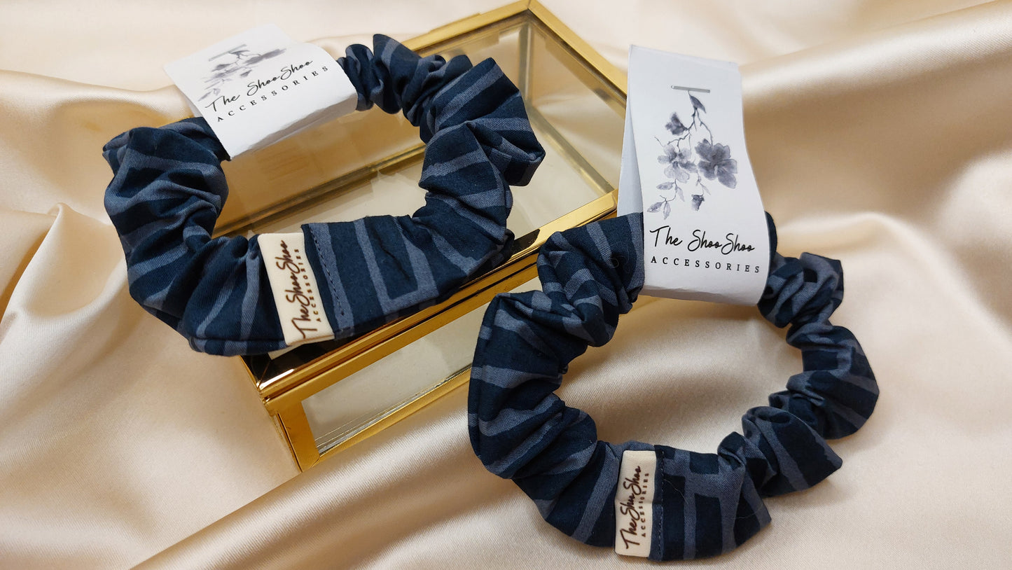Blue Strips ShooShoo Bomull Scrunchie - Handgjord