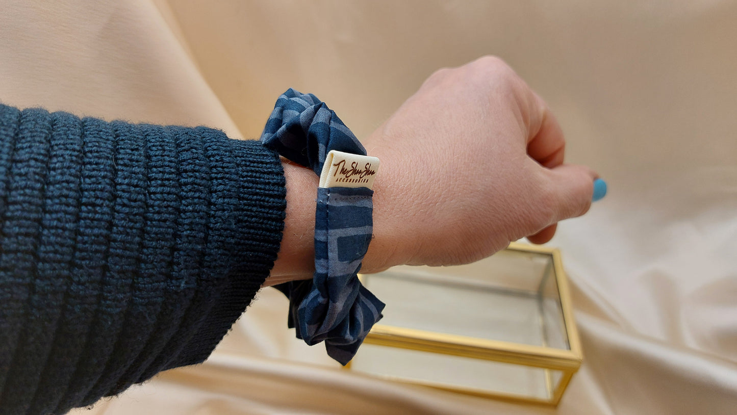 Blue Strips ShooShoo Bomull Scrunchie - Handgjord