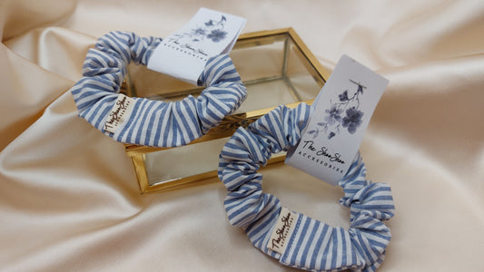 Business Stripes Blue ShooShoo Bomull Scrunchie - Handgjord