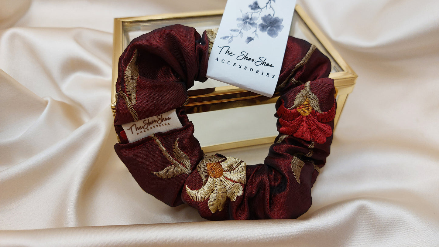 Scrunchie Burgundy Red Broderad taft