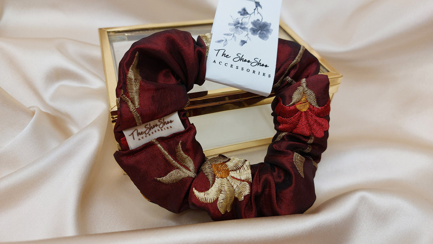 Scrunchie Burgundy Red Broderad taft