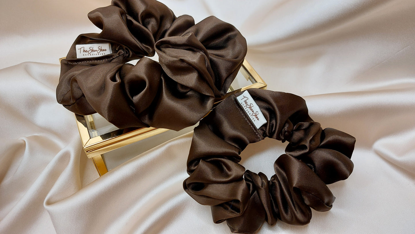 Chocolate ShooShoo Satin Scrunchie - Handgjord