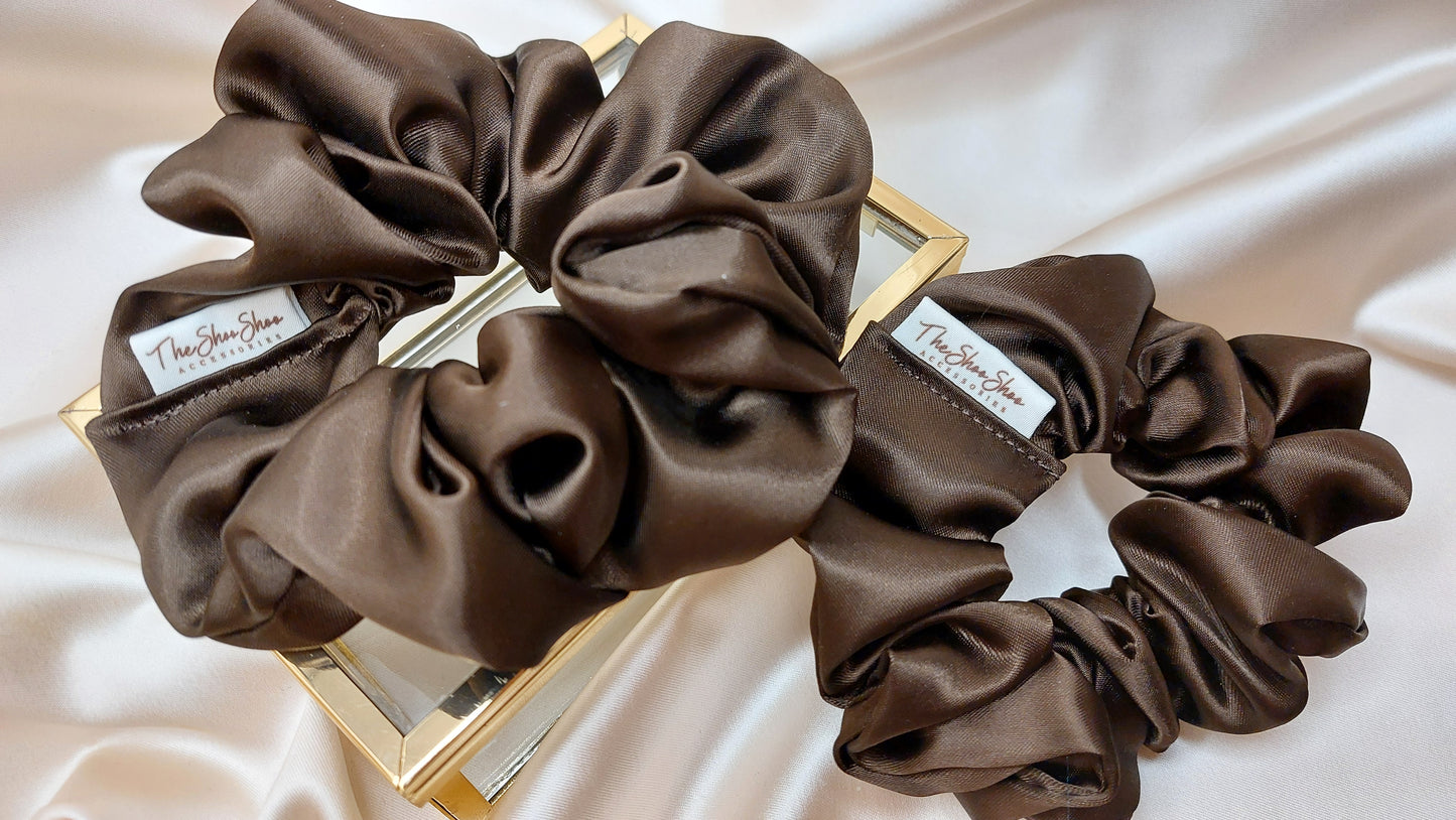 Chocolate ShooShoo Satin Scrunchie - Handgjord