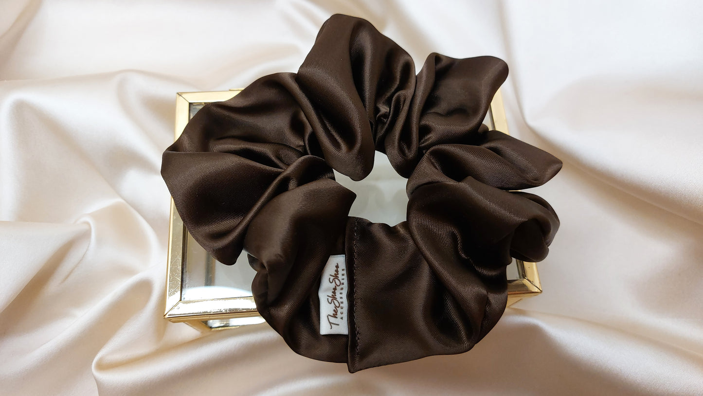 Chocolate ShooShoo Satin Scrunchie - Handgjord