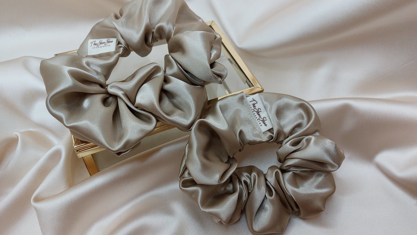 Champagne Brown ShooShoo Satin Scrunchie - Handgjord