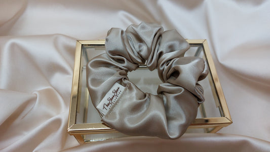 Champagne Brown ShooShoo Satin Scrunchie - Handgjord