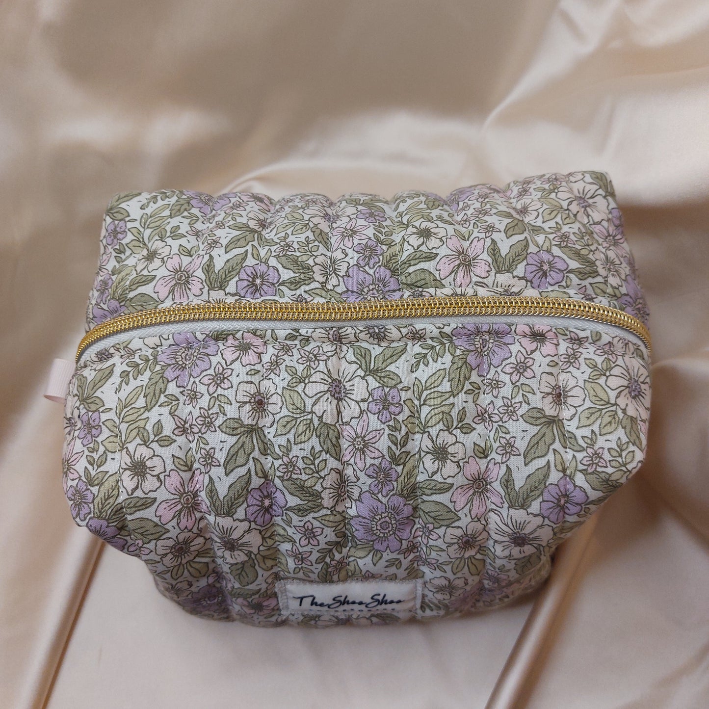 Everyday beauty bag Bloomin Blooms lila- Handquiltad