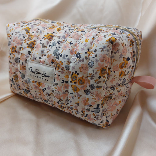 Handquiltad Everyday Beauty Bag – Flower Dreams Pink | TheShooShoo