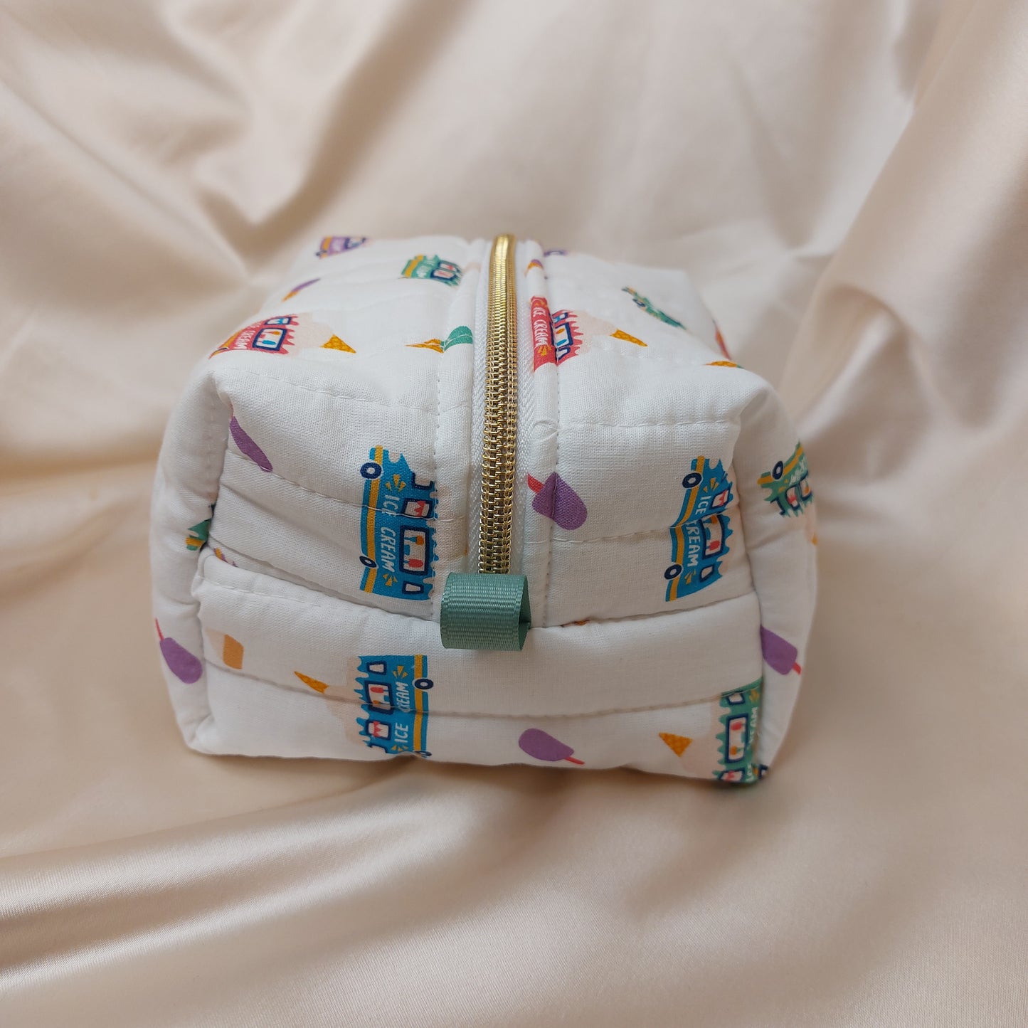 Handquiltad Mini Beauty Bag – Ice Cream Trucks | TheShooShoo