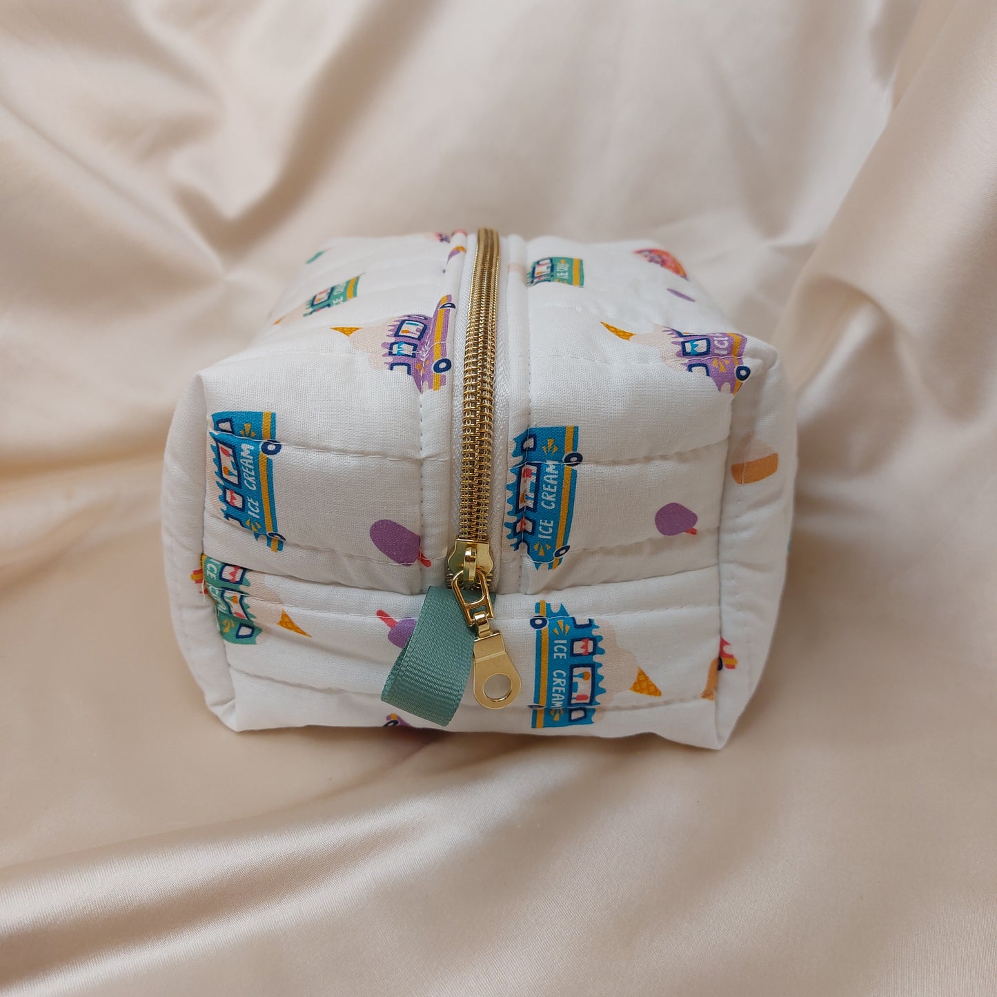 Handquiltad Mini Beauty Bag – Ice Cream Trucks | TheShooShoo