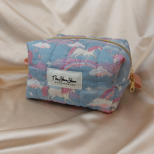 Handquiltad Mini Beauty Bag – Unicorns and Clouds | TheShooShoo