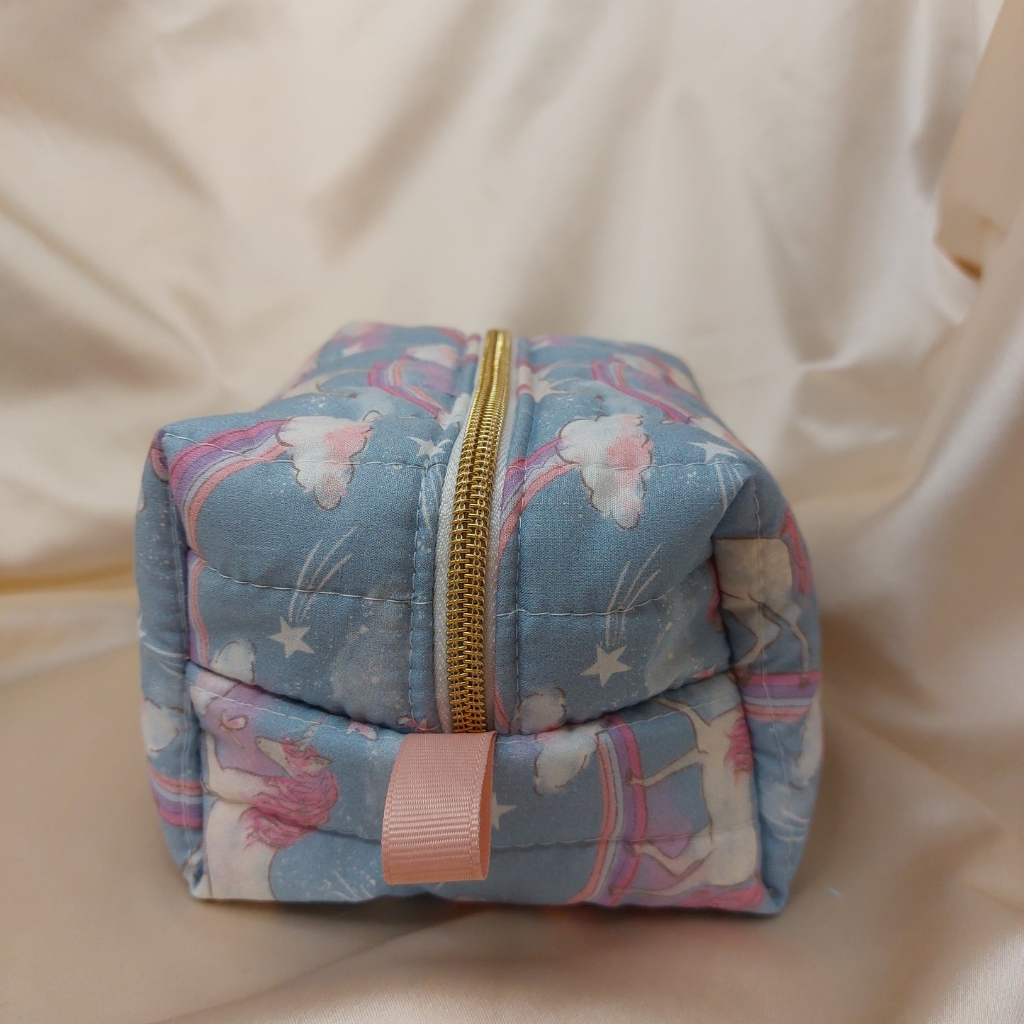 Handquiltad Mini Beauty Bag – Unicorns and Clouds | TheShooShoo