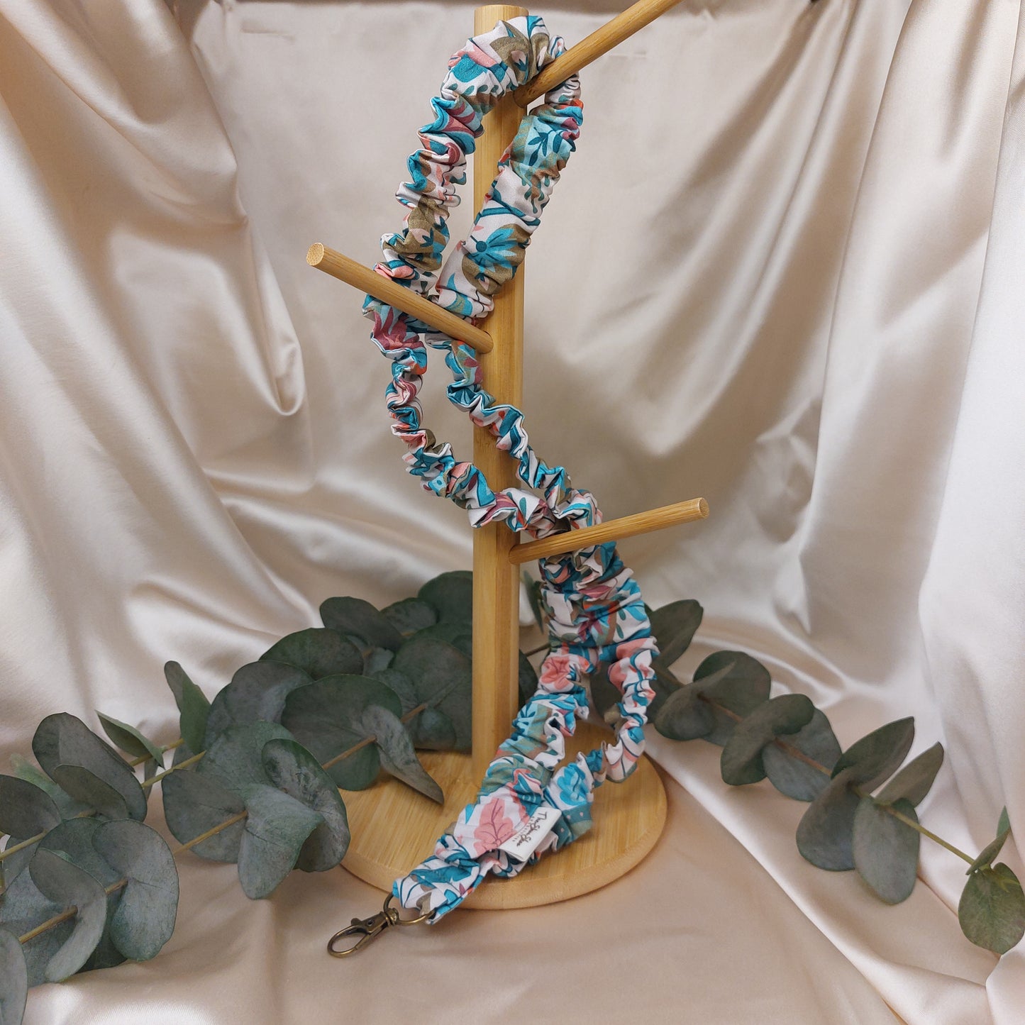 Scrunchie Nyckelband Caribbean Garden med nyckelkrok