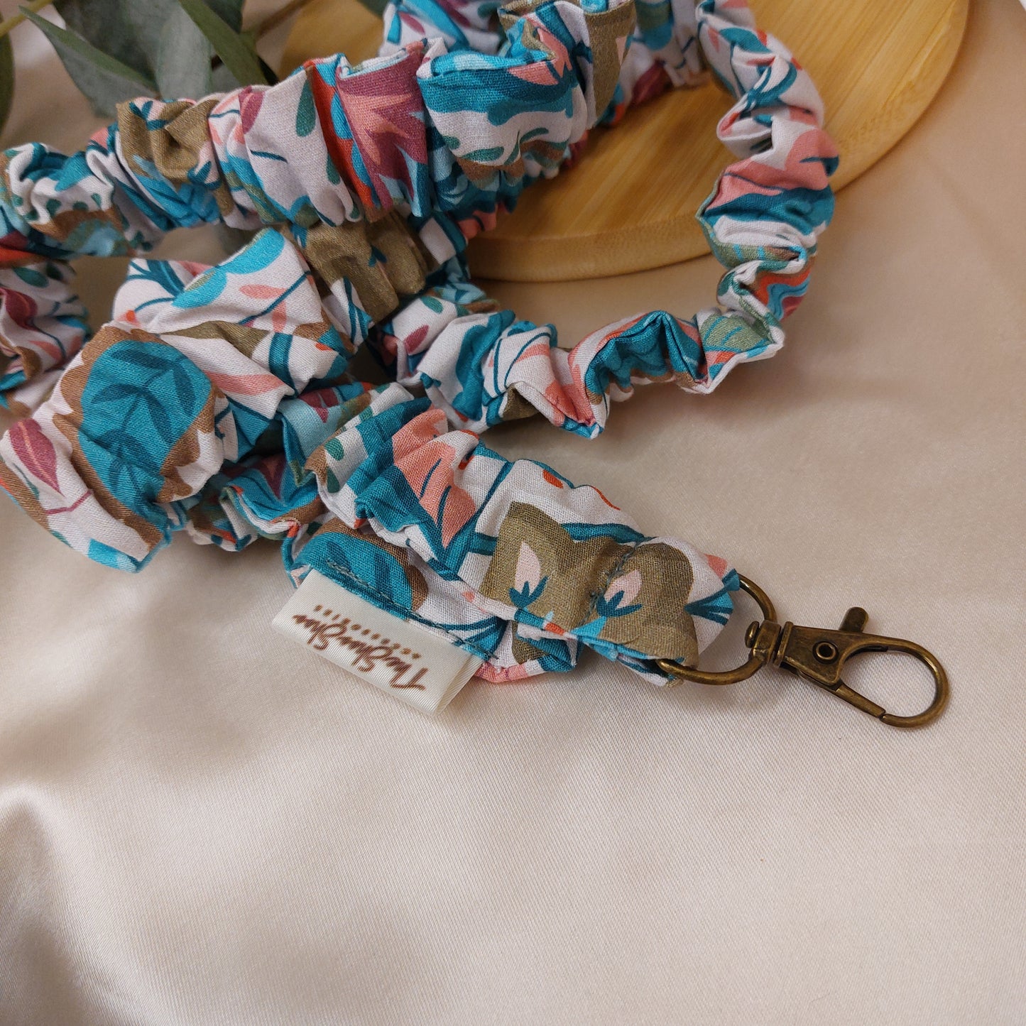 Scrunchie Nyckelband Caribbean Garden med nyckelkrok