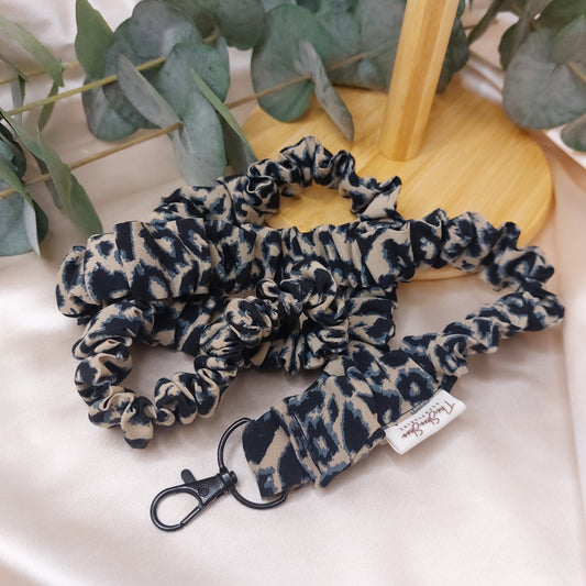 Scrunchie Nyckelband Icy Leopard med nyckelkrok