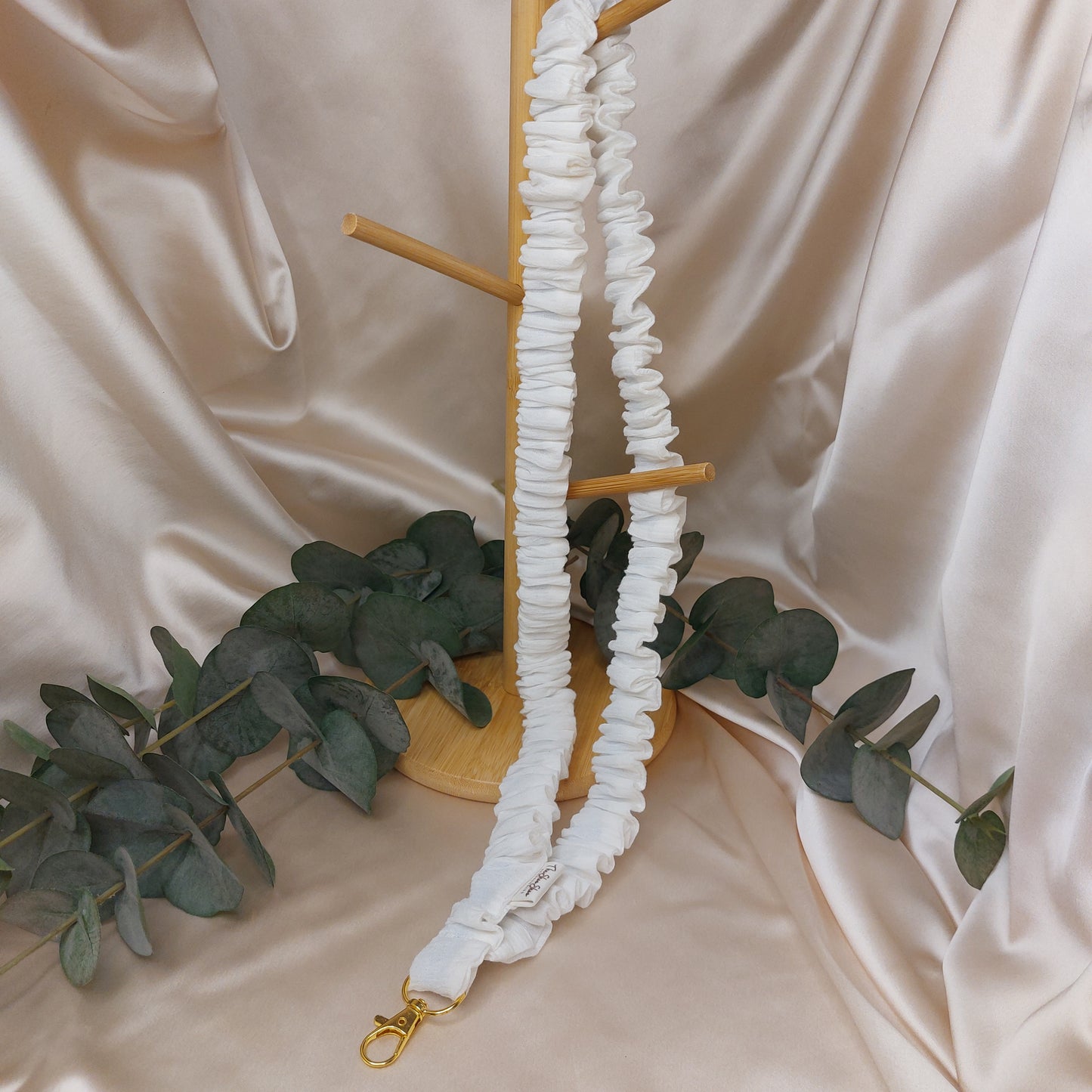 Scrunchie Nyckelband White Cream cake med nyckelkrok