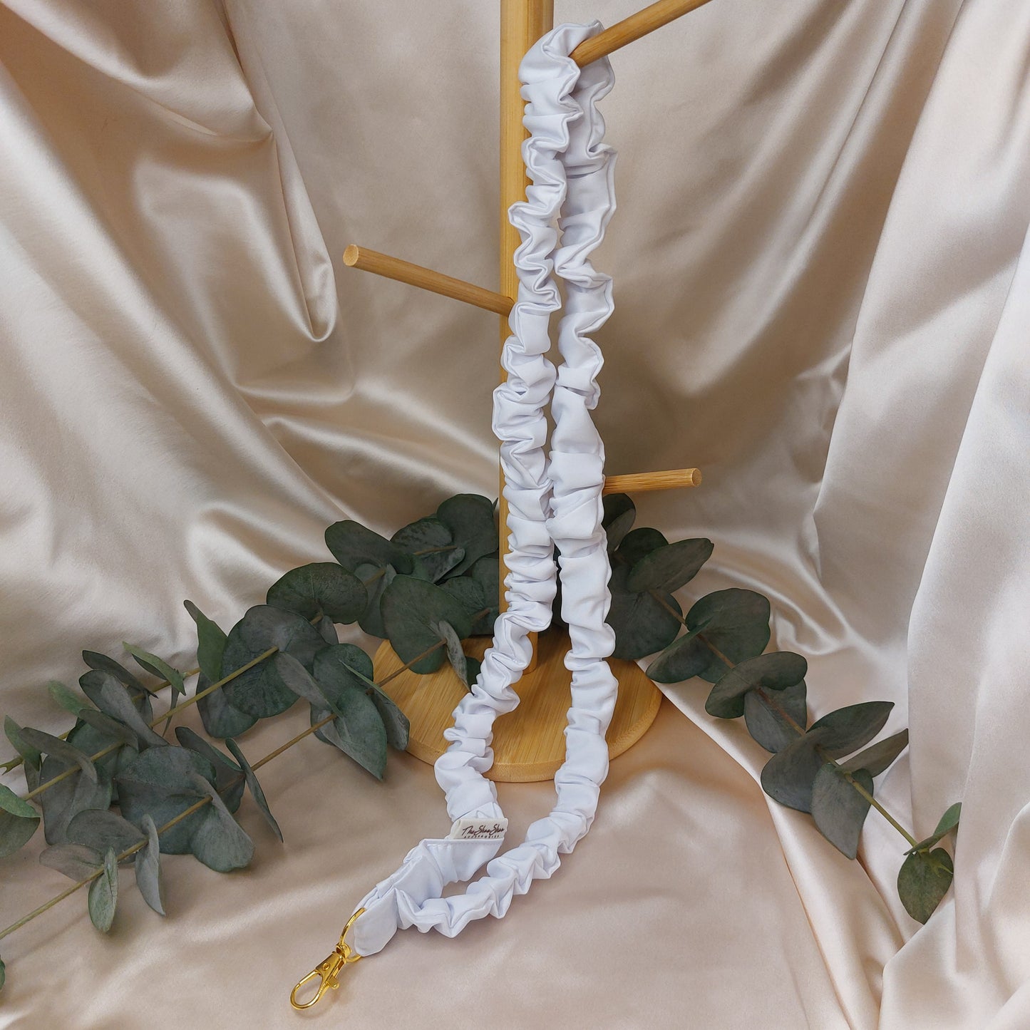Scrunchie Nyckelband White Dream med nyckelkrok