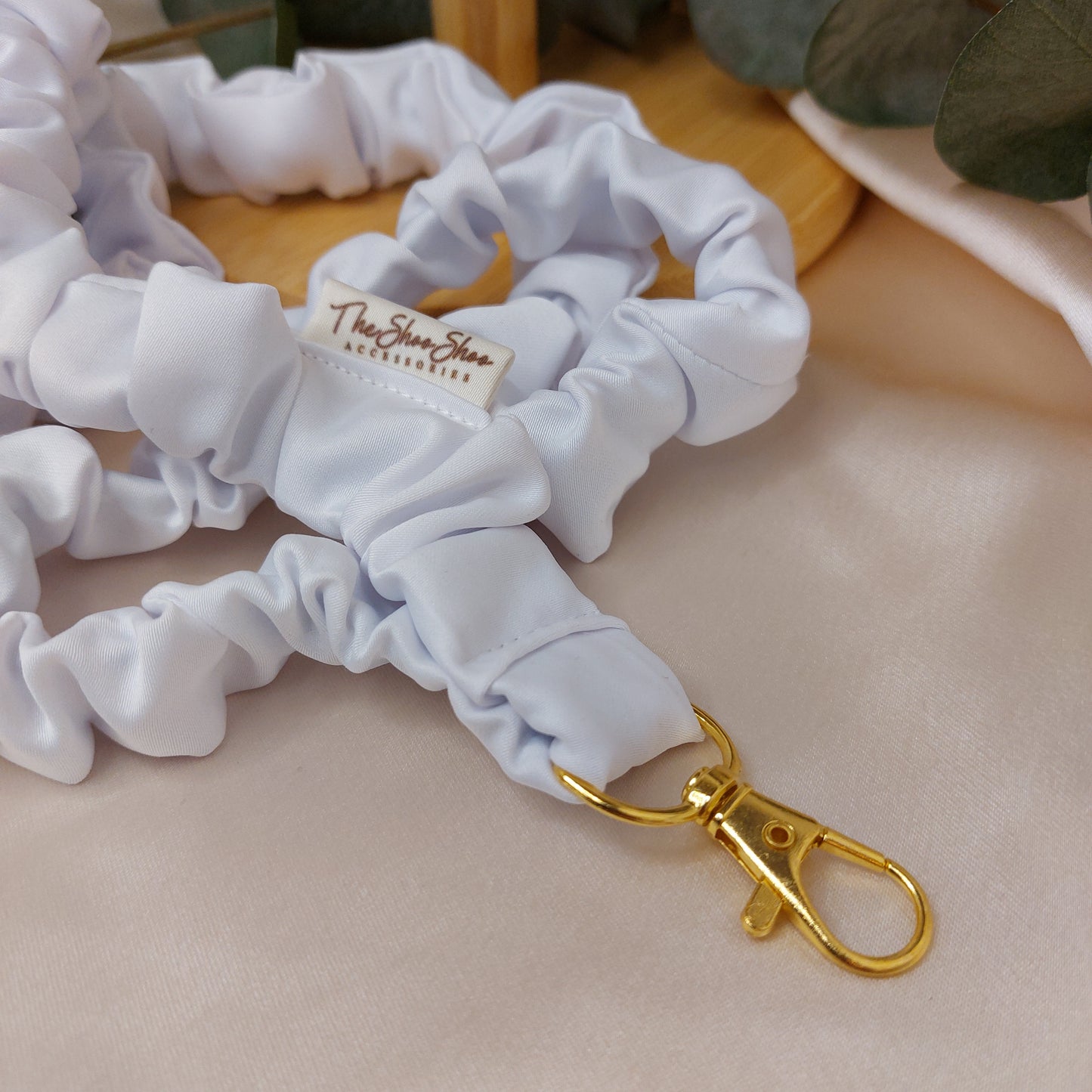 Scrunchie Nyckelband White Dream med nyckelkrok