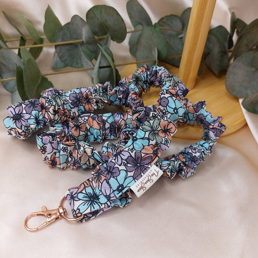 Scrunchie Nyckelband Flower Party med nyckelkrok